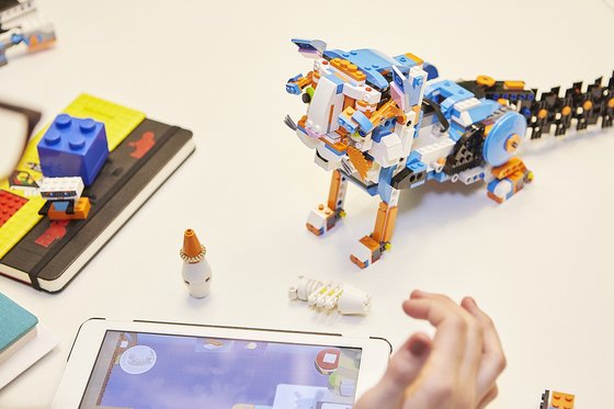 Lernroboter-Test - LEGO Boost Lernroboter-Test - LEGO Boost