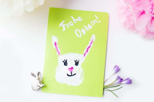 Osterkarten basteln: Handabdruck Hase Osterkarten basteln: Handabdruck Hase