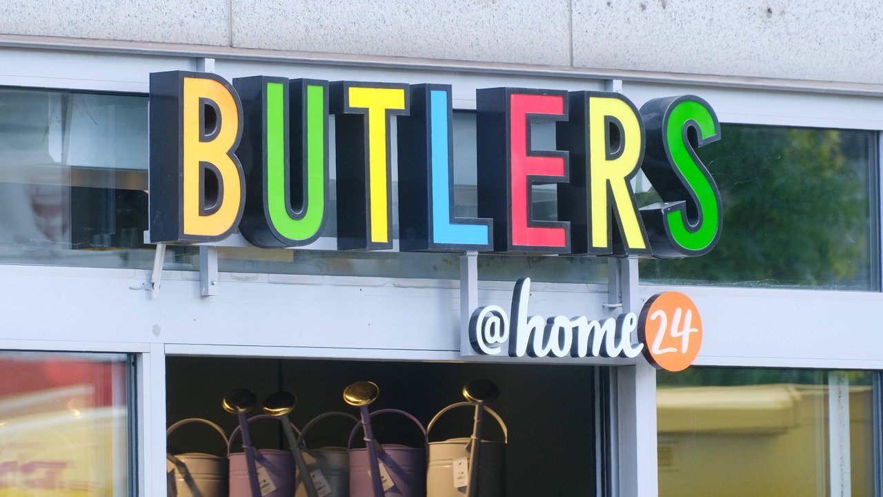 Mit dieser Laterne von Butlers zauberst du ein maritimes Flair.