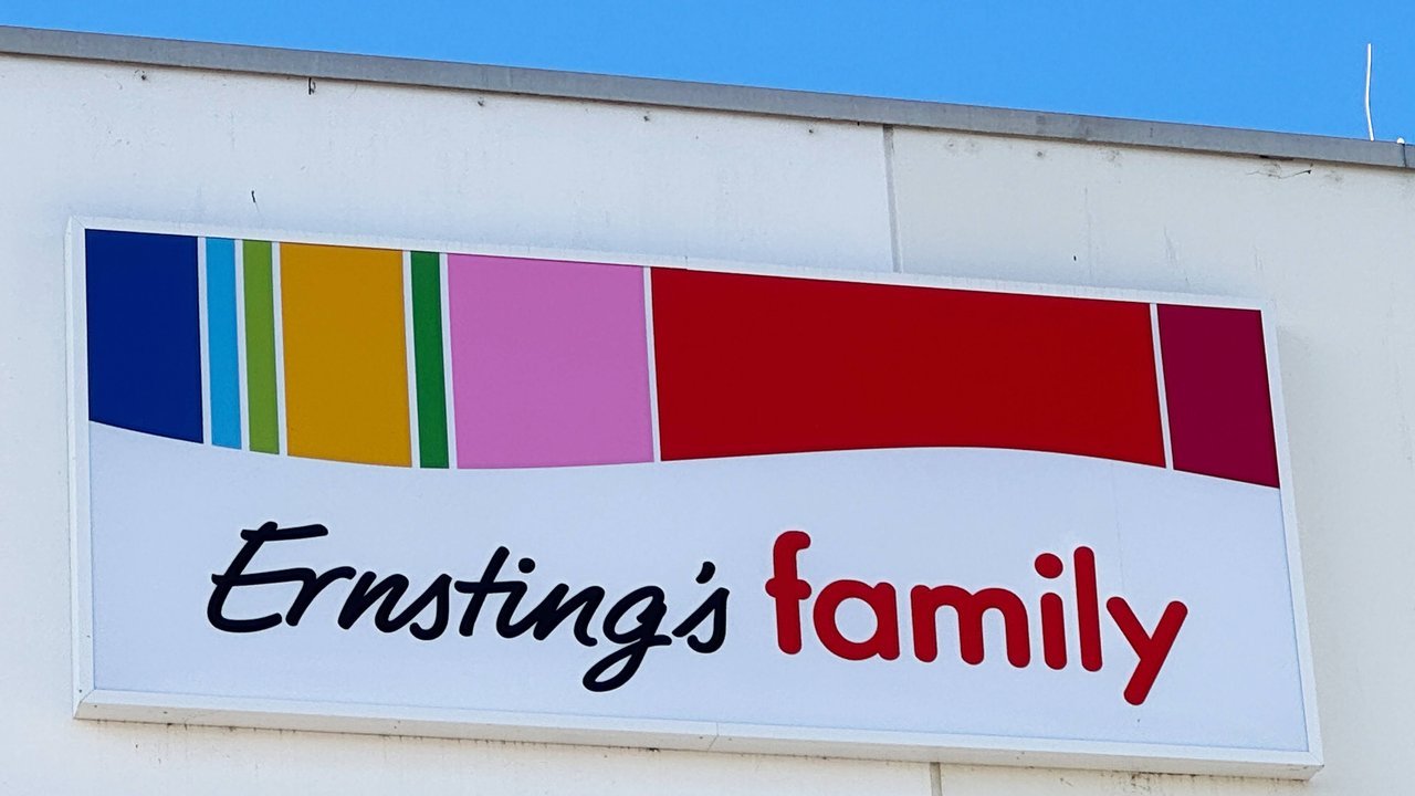 Bei Ernsting's family gibt es eine tolle Glasflasche die Stil mir Funktionalität vereint.